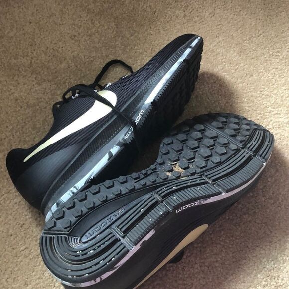 𝅺Nike zoom tennis shoes - Picture 2 of 9